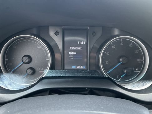 Used 2021 Toyota Venza LE image 33