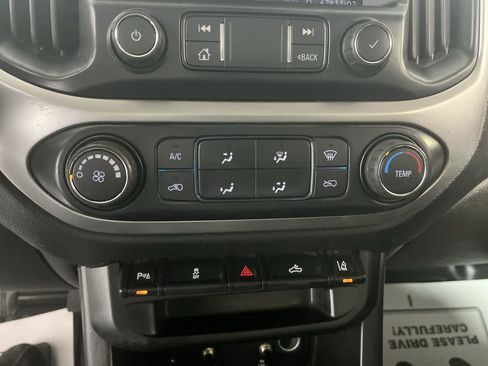 Used 2022 Chevrolet Colorado LT w/ Fleet Safety Package image 20