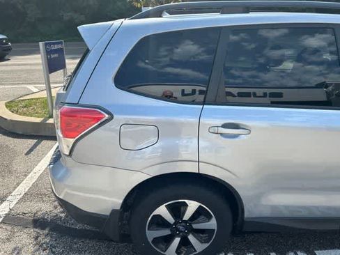 Used 2018 Subaru Forester 2.5i Premium AWD/4WD image 7