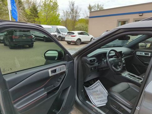 Certified 2023 Ford Explorer ST-Line AWD/4WD image 9