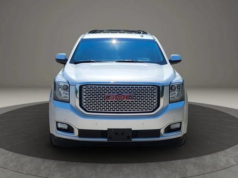 Used 2017 GMC Yukon Denali AWD/4WD image 11