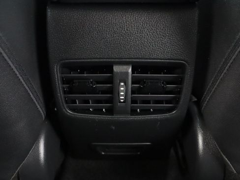 Used 2023 Toyota Corolla Cross XLE w/ Convenience Package FWD image 31