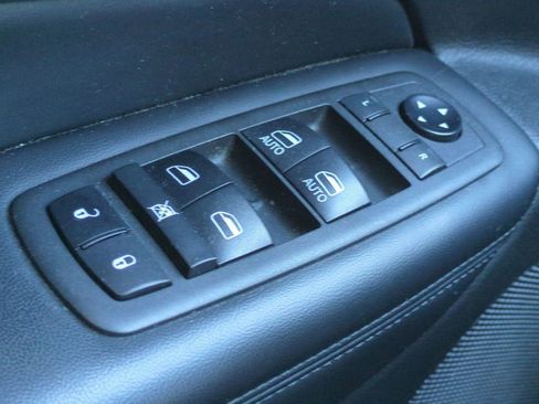 Used 2021 Jeep Grand Cherokee Laredo w/ Security & Convenience Group AWD/4WD image 25