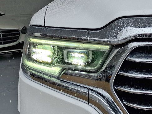 Used 2024 RAM 1500 Limited image 9