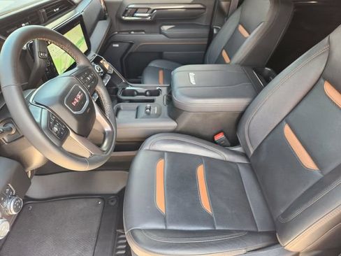 Used 2025 GMC Sierra 2500 AT4 w/ AT4 Premium Plus Package AWD/4WD image 13