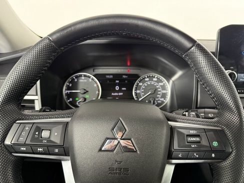 Used 2024 Mitsubishi Outlander SE image 21