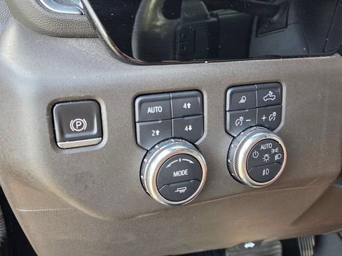 Used 2022 GMC Sierra 1500 SLT w/ SLT Premium Plus Package AWD/4WD image 29