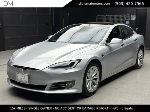 Used 2017 Tesla Model S 75 RWD image 1