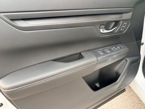 Used 2025 Honda CR-V Sport-L image 10
