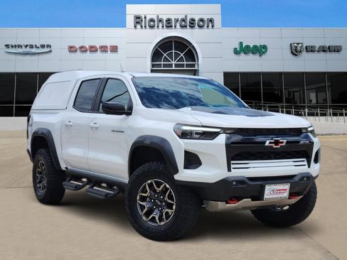 Used 2024 Chevrolet Colorado ZR2 w/ Technology Package AWD/4WD image 1