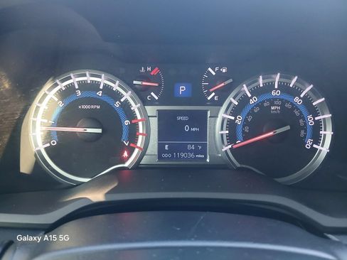 Used 2017 Toyota 4Runner SR5 RWD image 31