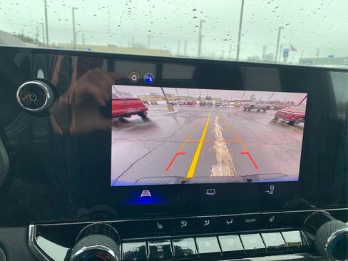 Used 2025 Chevrolet Colorado Trail Boss image 25