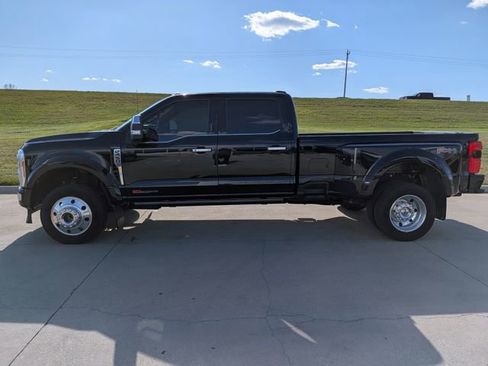Used 2023 Ford F450 Platinum w/ FX4 Off-Road Package AWD/4WD image 9