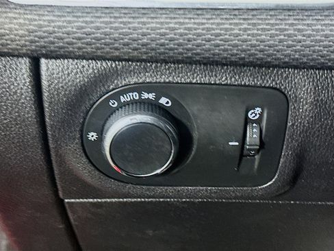 Used 2017 Chevrolet Cruze LS image 17