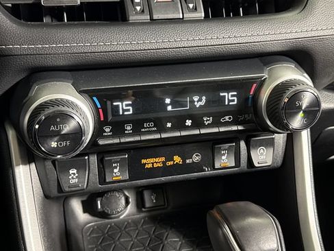 Used 2020 Toyota RAV4 XLE Premium AWD/4WD image 37