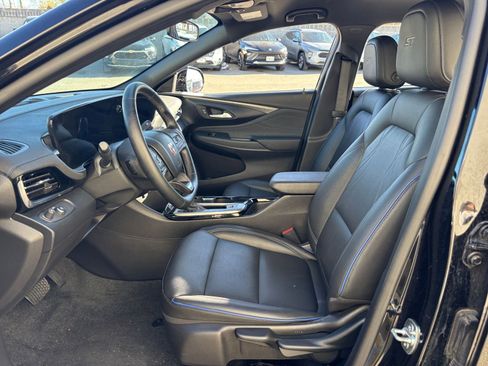 Used 2025 Buick Envista Sport Touring image 27