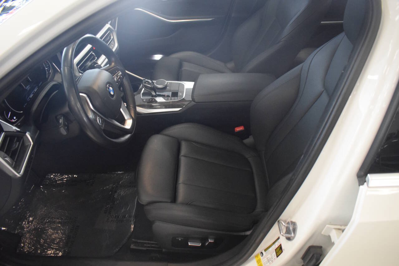 Used 2019 BMW 330i Sedan w/ Driving Assistance Package RWD image 30