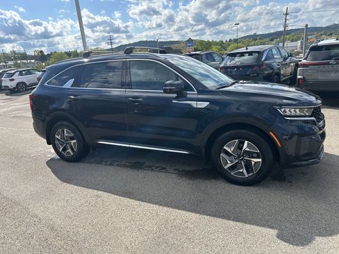 Used 2022 Kia Sorento S AWD/4WD image 6