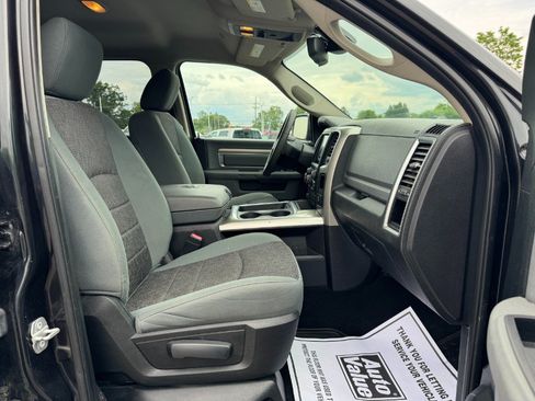 Used 2018 RAM 1500 SLT AWD/4WD image 18