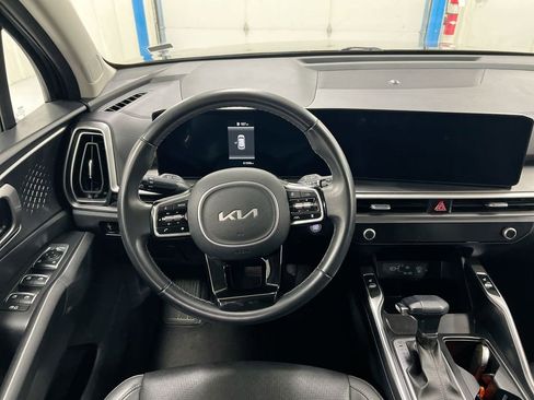 Used 2024 Kia Sorento S FWD image 6