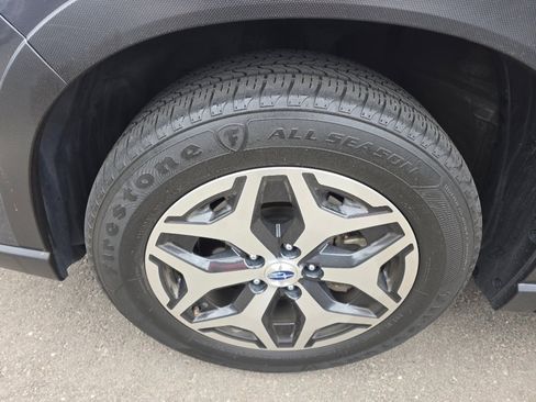 Used 2022 Subaru Forester Premium AWD/4WD image 9