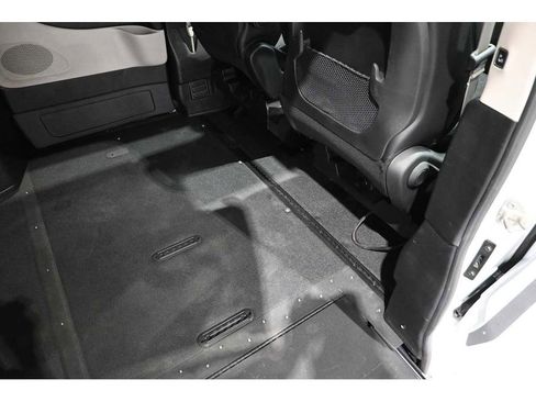 Used 2022 Chrysler Pacifica Touring-L FWD image 19