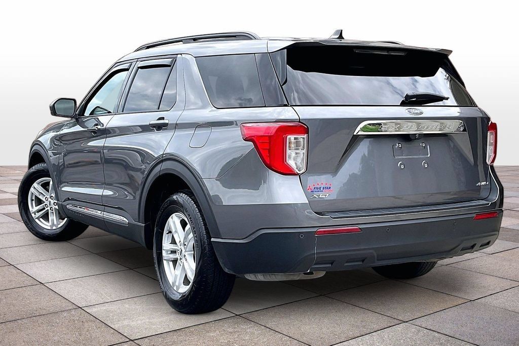 Used 2021 Ford Explorer XLT AWD/4WD image 11