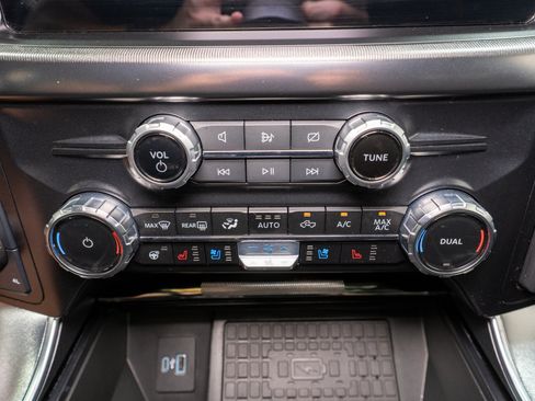 Used 2023 Ford F150 Platinum w/ FX4 Off-Road Package AWD/4WD image 25