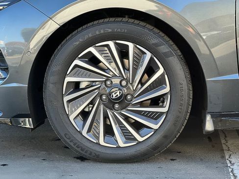 Used 2025 Hyundai Sonata Limited image 25