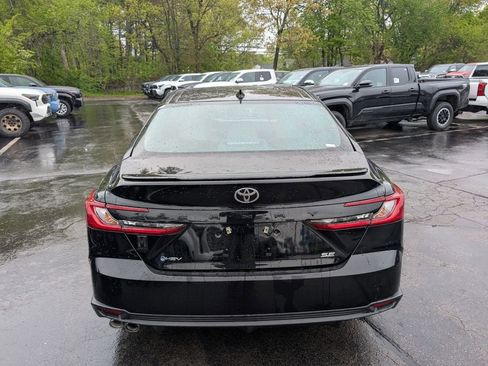 Used 2025 Toyota Camry SE w/ Convenience Package FWD image 6
