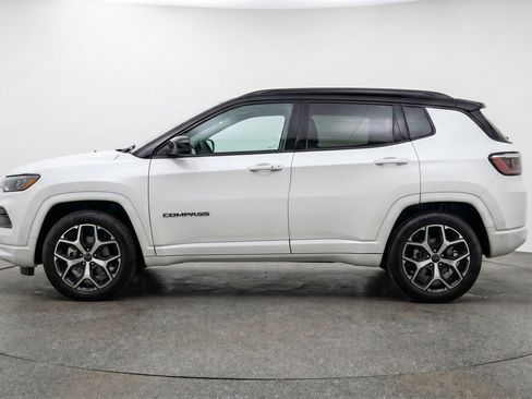 Used 2025 Jeep Compass Limited AWD/4WD image 5