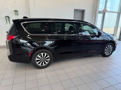 Used 2024 Chrysler Pacifica Limited FWD image 40