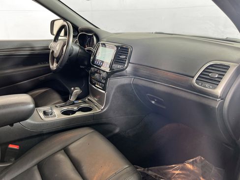 Used 2022 Jeep Grand Cherokee Limited image 28