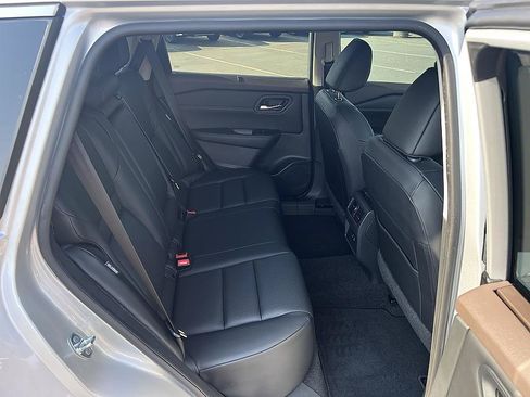 Certified 2023 Nissan Rogue SV w/ SV Premium B Package FWD image 16