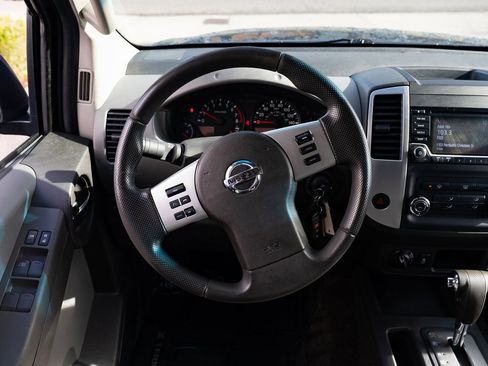 Used 2015 Nissan Xterra S image 11