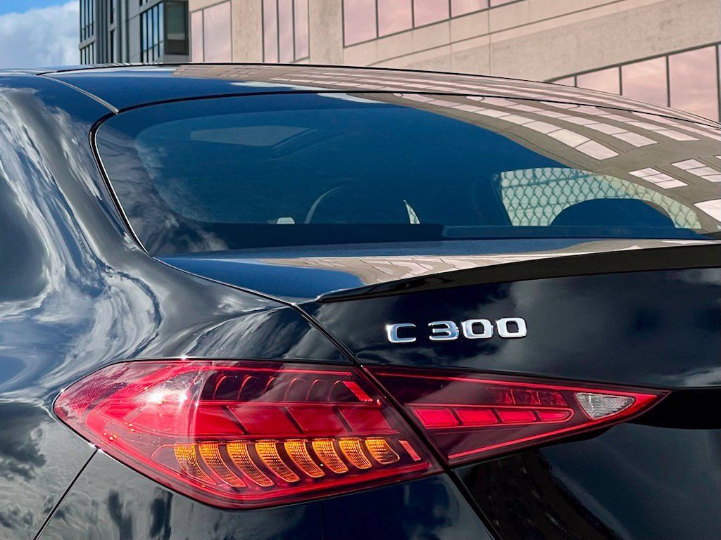 Certified 2022 Mercedes-Benz C 300 4MATIC Sedan image 11