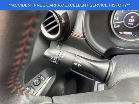 Used 2019 Nissan Kicks SR image 29