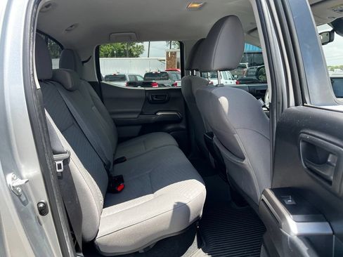 Used 2022 Toyota Tacoma SR5 w/ Technology Package RWD image 19