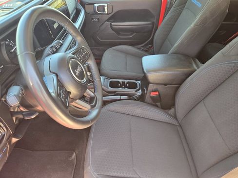 Used 2024 Jeep Wrangler Unlimited Rubicon 4xe AWD/4WD image 18