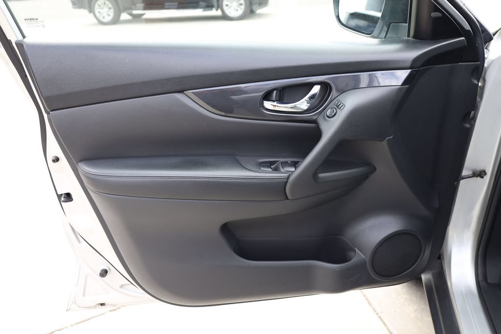 Used 2020 Nissan Rogue SV AWD/4WD image 10