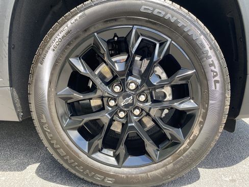 Used 2026 Chevrolet Traverse LT w/ Midnight/Sport Edition FWD image 13
