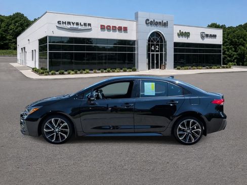 Used 2022 Toyota Corolla SE FWD image 3
