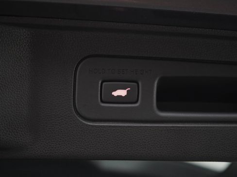 Used 2025 Honda Pilot EX-L image 18