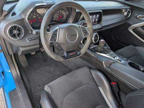 Used 2022 Chevrolet Camaro SS RWD image 8