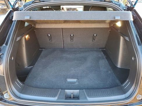 Used 2024 Chevrolet Trax RS w/ Sunroof Package image 39