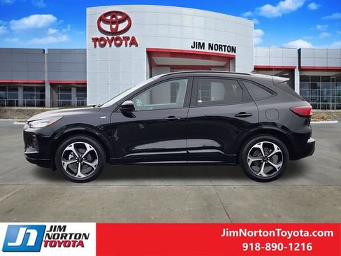 Used 2023 Ford Escape ST-Line Select w/ Tech Pack #2 AWD/4WD image 5