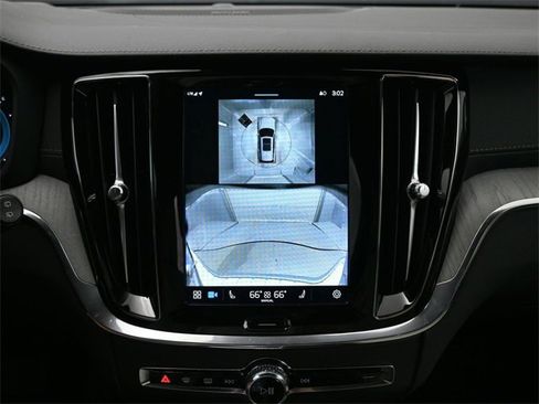 Used 2024 Volvo V60 B5 Cross Country Ultimate image 22