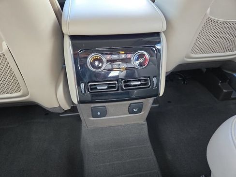 Used 2022 Lincoln Aviator AWD w/ Premium Package image 11