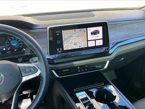 Certified 2025 Volkswagen Atlas SEL image 5