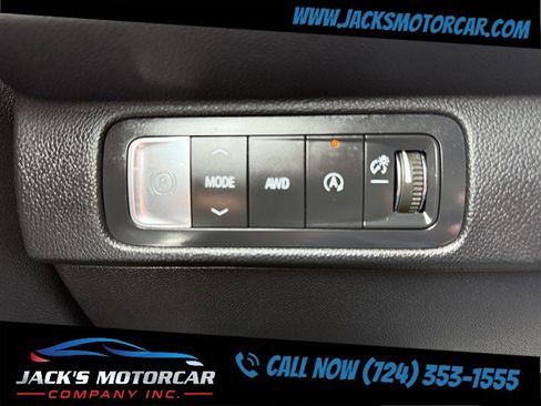 Used 2025 Chevrolet Traverse RS AWD/4WD image 22